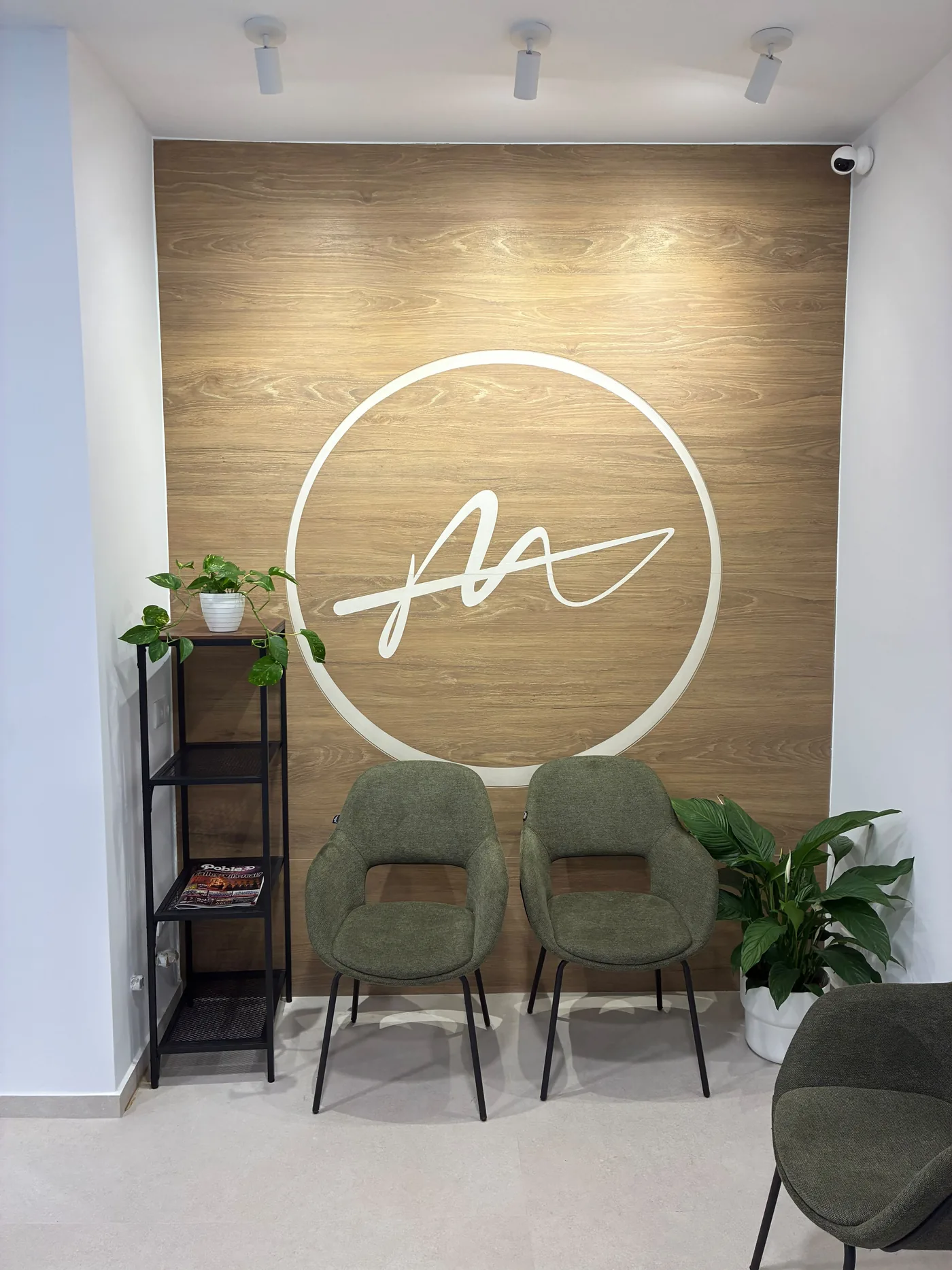 Recepción con el logotipo de Moviment en Vila-real
